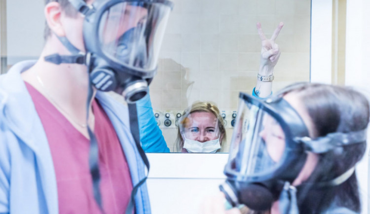 Panika z koronaviru není na místě. Nesmíme však situaci dramatizovat, ani podceňovat, říkají hygienici