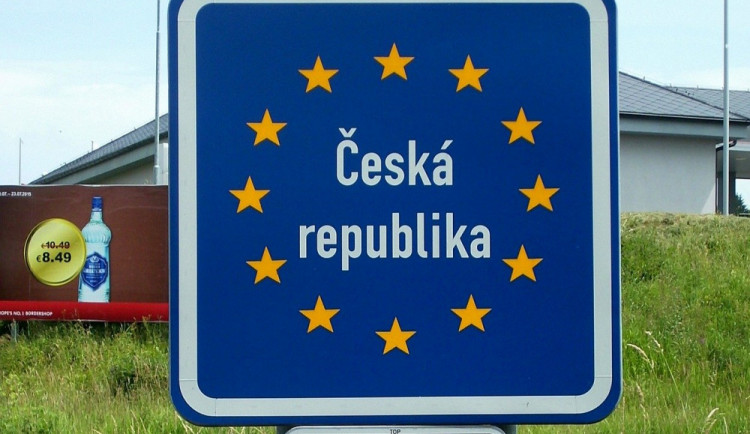 Od poloviny června budou moci Češi volně cestovat do většiny Evropy
