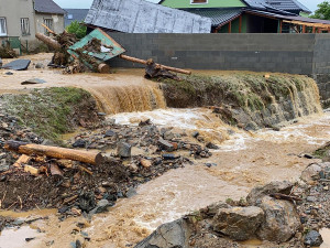 FOTO: Je to jako apokalypsa, říkají obyvatelé Břevence, který zatopila přívalová voda