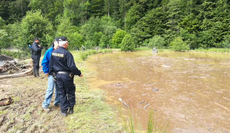 FOTO: Pokračuje pátrání po pohřešované ženě z Oskavy, prohledávají se toky i naplaveniny