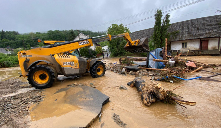 Dva domy v Šumvaldu, které byly zasaženy povodní, se budou demolovat