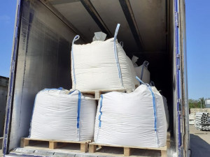 Olomoučtí celníci zadrželi kamion při nelegální přepravě 18 tun odpadu