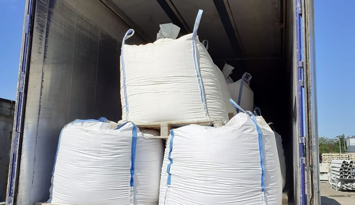 Olomoučtí celníci zadrželi kamion při nelegální přepravě 18 tun odpadu