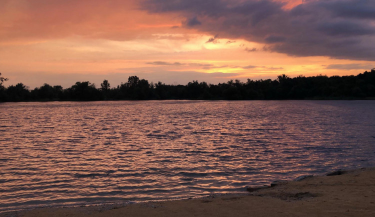 Kvalita vody v Plumlovské nádrži či na Poděbradech je podle hygieniků dobrá