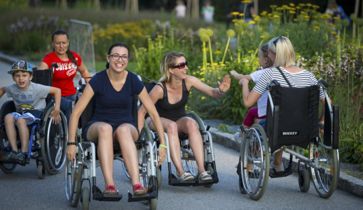 Smetanovy sady v pátek ožijí. Uskuteční se Štafeta na vozíku a bude bohatý program