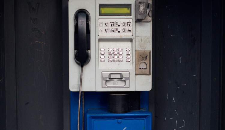 Telefonní budky příští rok skončí, stát je nebude dotovat