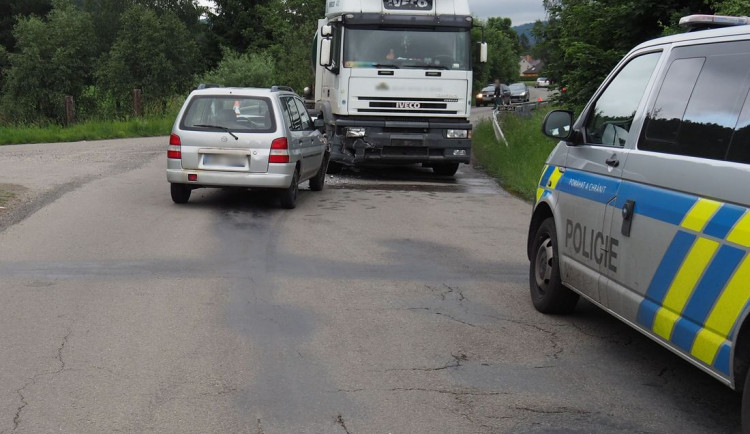 Nedával pozor na řízení, během chvilky nepozornosti došlo ke srážce