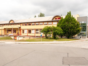 Olomoucká fakultní nemocnice vybudovala chodníky za čtyři miliony korun