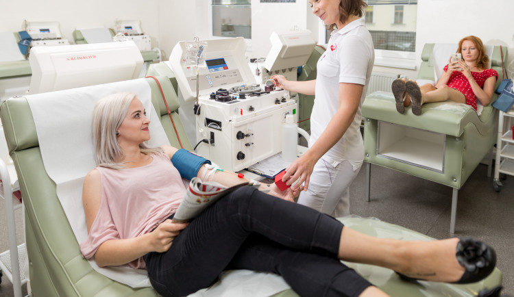 Krevní plasma může zachraňovat životy v boji proti nákaze koronavirem