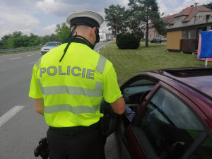 FOTO: Během uplynulého víkendu kontrolovali provoz na silnicích téměř dvě stovky policistů