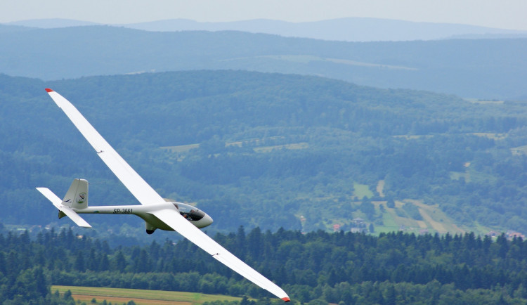 Vyšetřování smrtelné nehody kluzáku je u konce. Příčin je několik