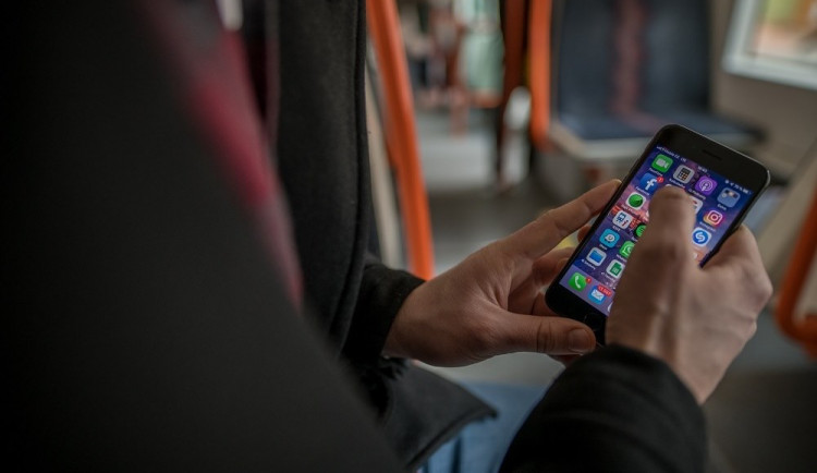 T-Mobile se už třetí den potýká s výpadkem služeb. Zákazníkům rozdává data zdarma