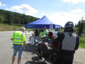 Policisté v sobotu kontrolovali motorkáře na Červenohorském sedle