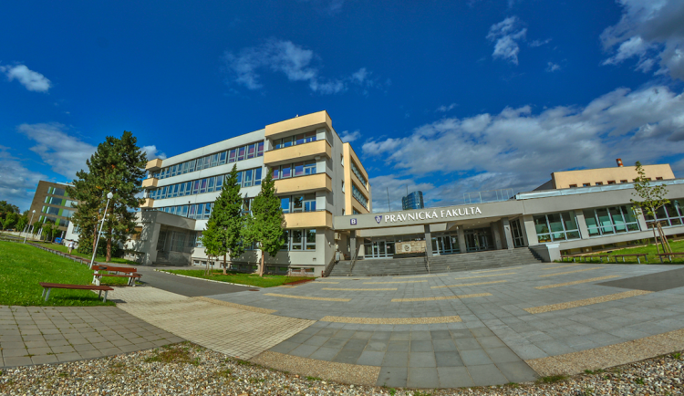 Právnická fakulta Univerzity Palackého v Olomouci pomůže kolegům v Sarajevu