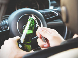 Řidič nadýchal přes 2,6 promile alkoholu. Den předtím vypil 10 piv a 20 panáků slivovice