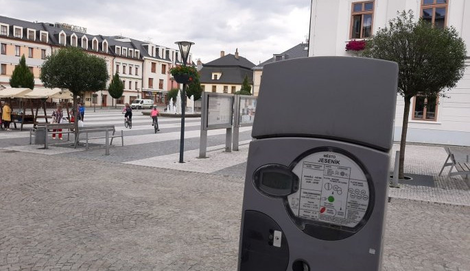Nové parkovací automaty zjednoduší platby a zefektivní práci strážníků