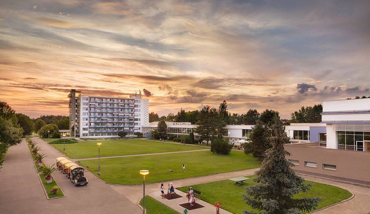 Lidé si stáhli 100 tisíc poukazů na lázně, uplatnili jich zatím 1218