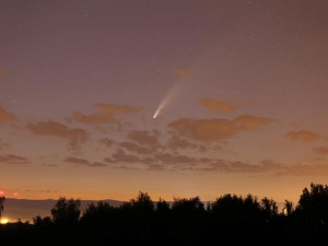 Poslední šance ulovit fotku! Kometa Neowise už se vzdaluje a vrátí se až za 7000 let