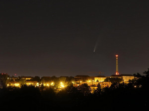 Poslední šance ulovit fotku! Kometa Neowise už se vzdaluje a vrátí se až za 7000 let