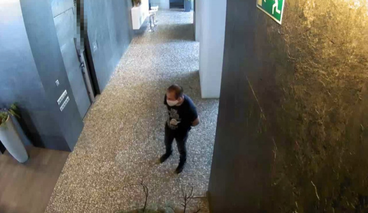 Policie se obrací na veřejnost s prosbou o pomoc při vyšetřování krádeže