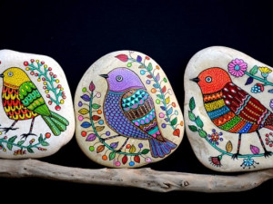 Češi se na výletech baví malovanými kamínky. Ty mohou cestovat až stovky kilometrů