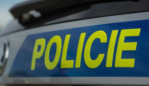 Opilý řidič ujel od dopravní nehody domů. Policii tvrdil, že se napil až následně