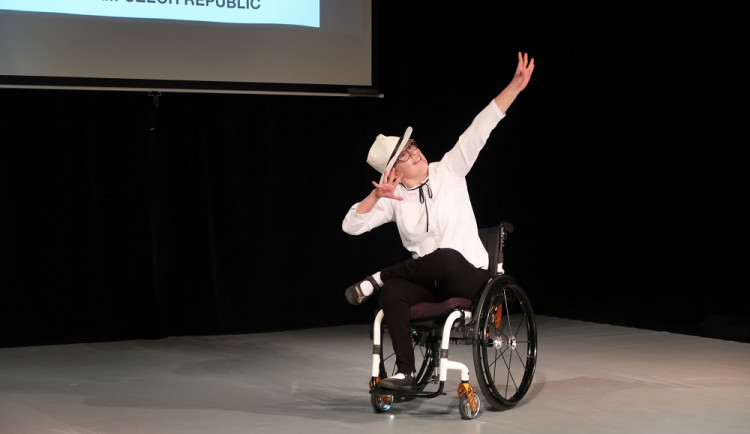 Tanečníci z baletního spolku Balet Globa získali na mezinárodní virtuální soutěži řadu ocenění