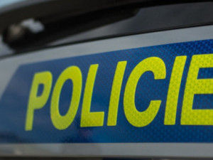 Opilý řidič ujel od dopravní nehody domů. Policii tvrdil, že se napil až následně