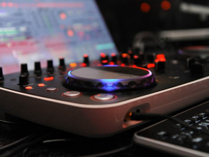 Stížnosti občanů na hluk z Disco Club Morava sílí. Čeká se na výsledky měření hluku a zřízení kuřárny