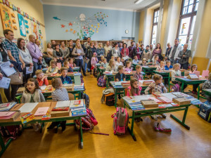 U školních potřeb táhne ekologie, k dostání jsou sety s rouškou