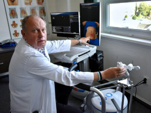 Medici UP získali přístroje pro nácvik porodnických a gynekologických vyšetření. Vyšly na 4,5 milionu korun