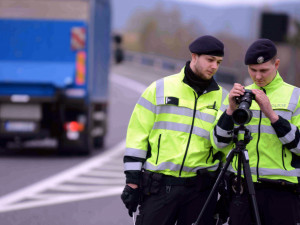 Policie bude v pátek opět měřit na řadě míst rychlost aut. Kde přímo?