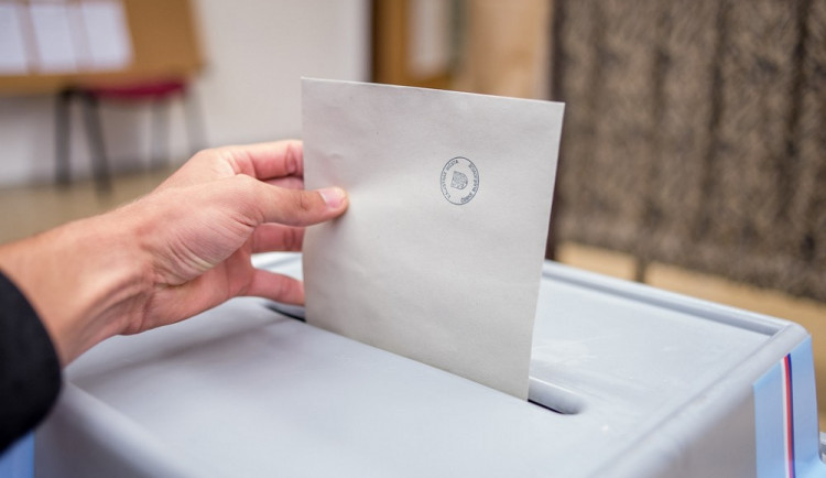 Do olomouckých krajských voleb je registrováno 15 kandidátek. Odmítnuta byla ta Moravské a slezské pirátské strany