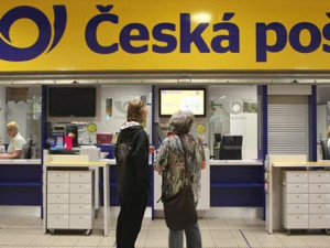 Pošta si chce od bank půjčit na provoz až pět miliard korun, aby překlenula období, za které ještě peníze od státu nedostala