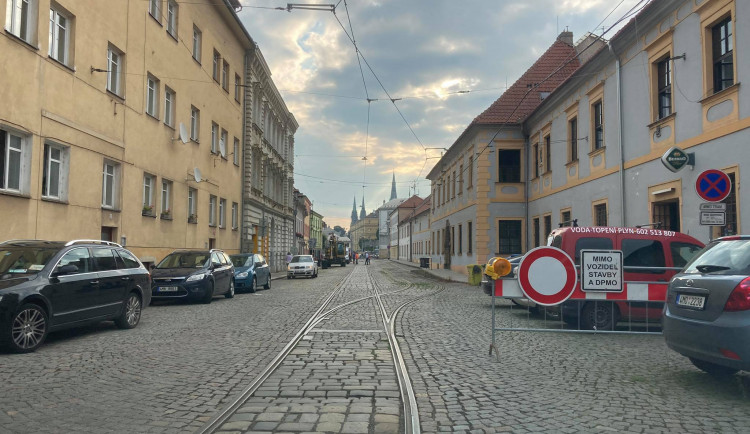 Další uzavírka v centru Olomouce. Do konce měsíce neprojedete Sokolskou ulicí