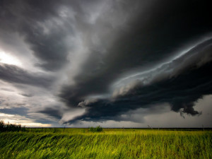 Meteorologové rozšiřují pondělní výstrahu před silnými bouřkami i na Olomoucký kraj