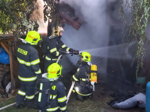 FOTO: V ranních hodinách hasiči zasahovali u požáru kovářské dílny, škoda je šedesát tisíc korun