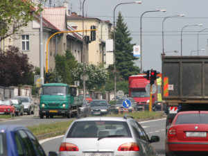 Čtyři frekventované křižovatky projdou modernizací. Práce na chytrém řízení provozu začínají už v pondělí