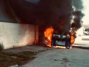 V družstvu v Nákle dopoledne shořel kamion. Škoda se vyšplhala na téměř milion korun