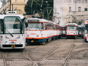 S prázdninami končí také prázdninový provoz MHD. Tramvaje budou opět zastavovat na Náměstí Hrdinů