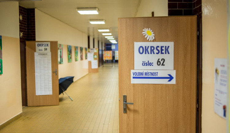 Chybí lidé do volebních komisí. V případě potřeby by je mohli posílit dobrovolní hasiči