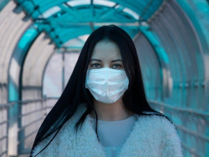 Padl nový rekord, ve čtvtek přibylo  v Česku 1382 případů nákazy koronavirem