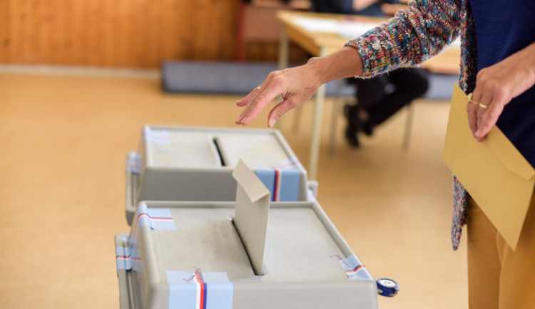 Pro lidi v karanténě bude v kraji zřízeno pět speciálních volebních míst
