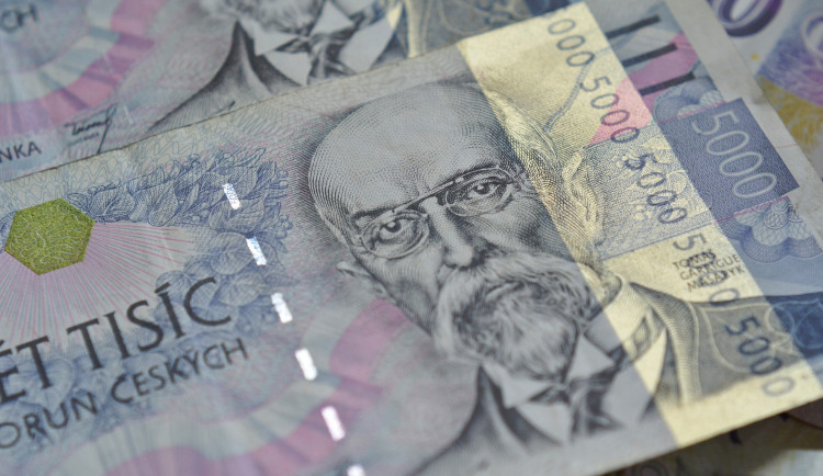 Příjmy z daní i pojistného by měly další roky růst, vyplývá z přehledu Ministerstva financí