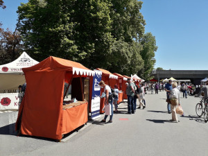 Lokální pěstitelé a výrobci na Selských trzích budou moci prodávat až do října