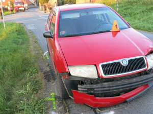 Na Prostějovsku se srazilo auto s motorkou. Pro motorkáře letěl vrtulník