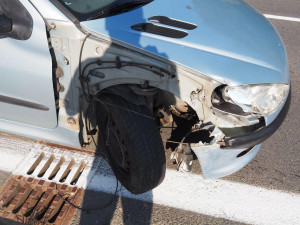Řidička nedala přednost v jízdě a způsobila nehodu. Celková škoda je 130 tisíc korun