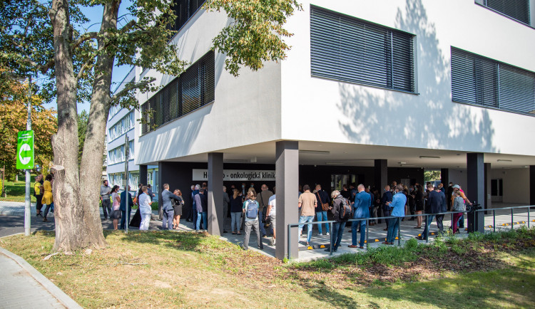 Fakultní nemocnice Olomouc zprovoznila nový pavilon hematoonkologie za 160 milionů