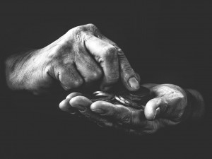 Neznámý zloděj se vloupal do olomoucké kavárny. Škoda je větší než hotovost, kterou ukradl