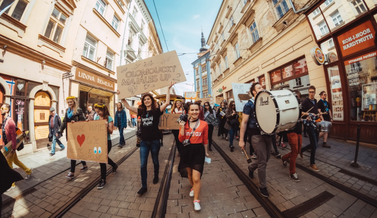 Letošní ročník se ruší a s ním i tradiční majálesový průvod.